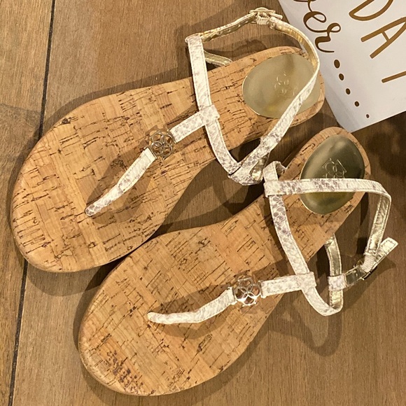 2/$35 ANN TAYLOR Snake Print Flat Sandals 9 - Picture 1 of 5